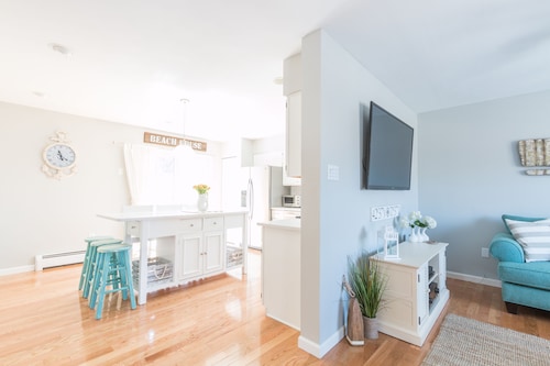 5-star home with quick walk to 2 beaches!!