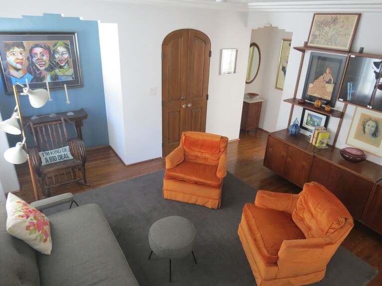 Lovely Apartment Steps From The Beach. - Long Beach, CA