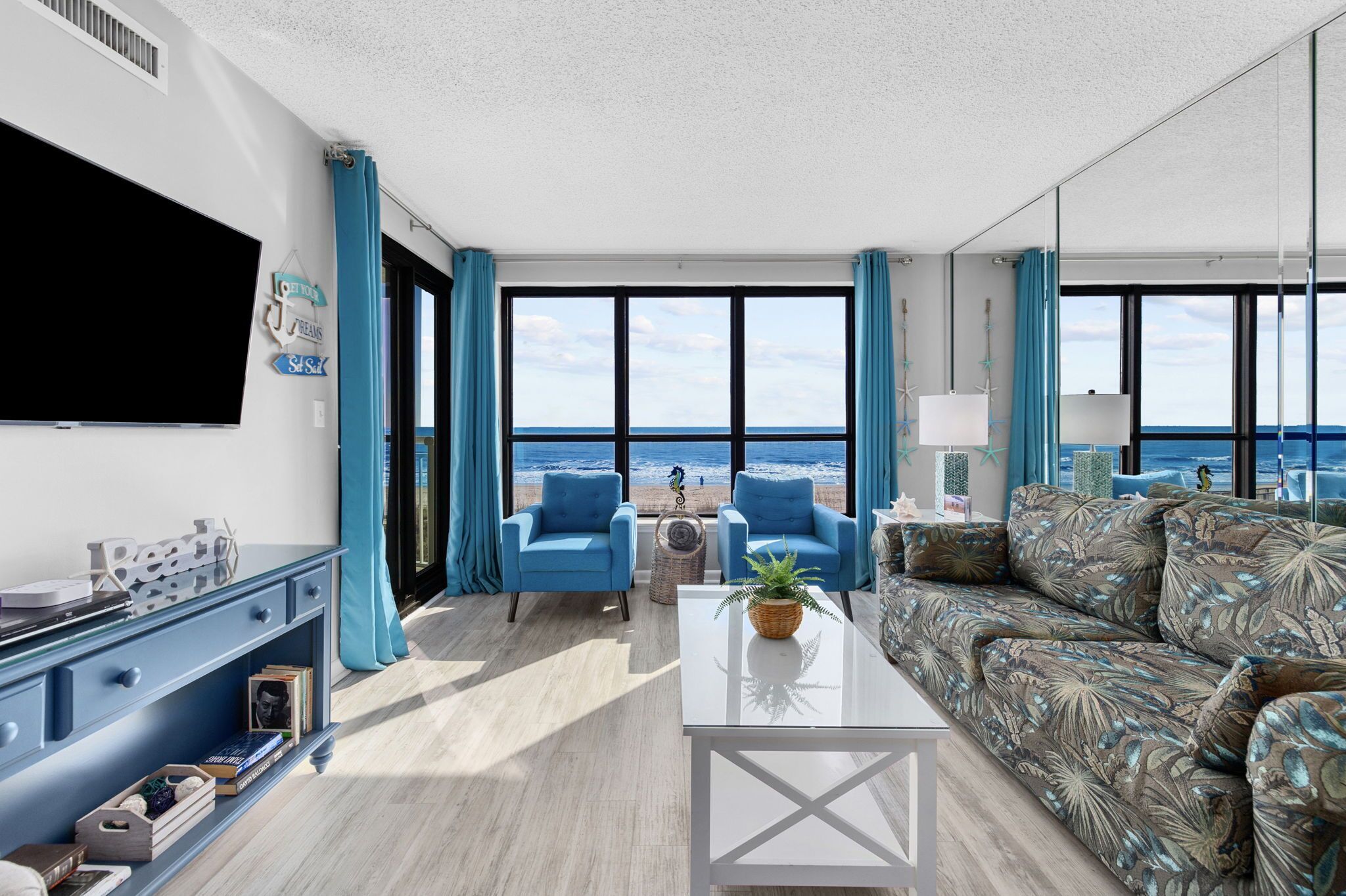 Smart TV, DVD player, stereo