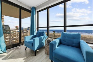 Smart TV, DVD player, stereo