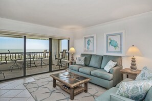Smart TV, DVD player, stereo - Beautiful corner Oceanfront Condo With Breathtaking Beach Views,  (Fernandina Beach)