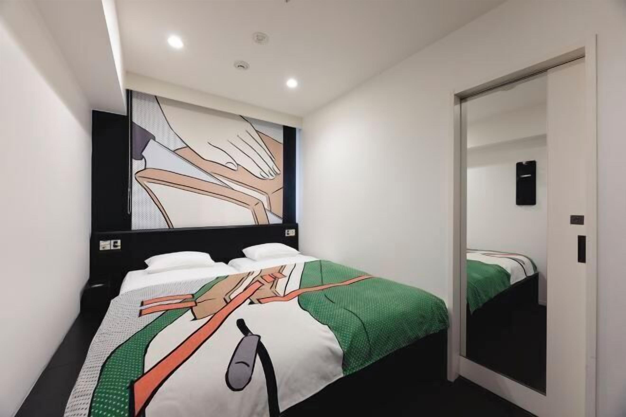 Down duvets, iron/ironing board, free WiFi, bed sheets