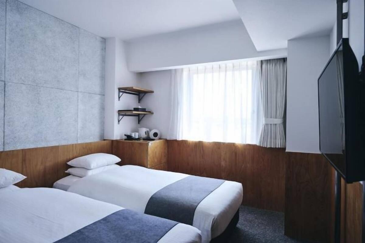 In-room safe, blackout drapes, soundproofing