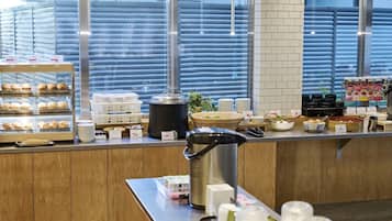 Tägliches Frühstücksbuffet gegen Gebühr