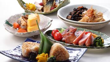 Daily buffet breakfast (JPY 1500 per person)