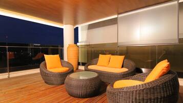 Royal Terrace B | Terrace/patio