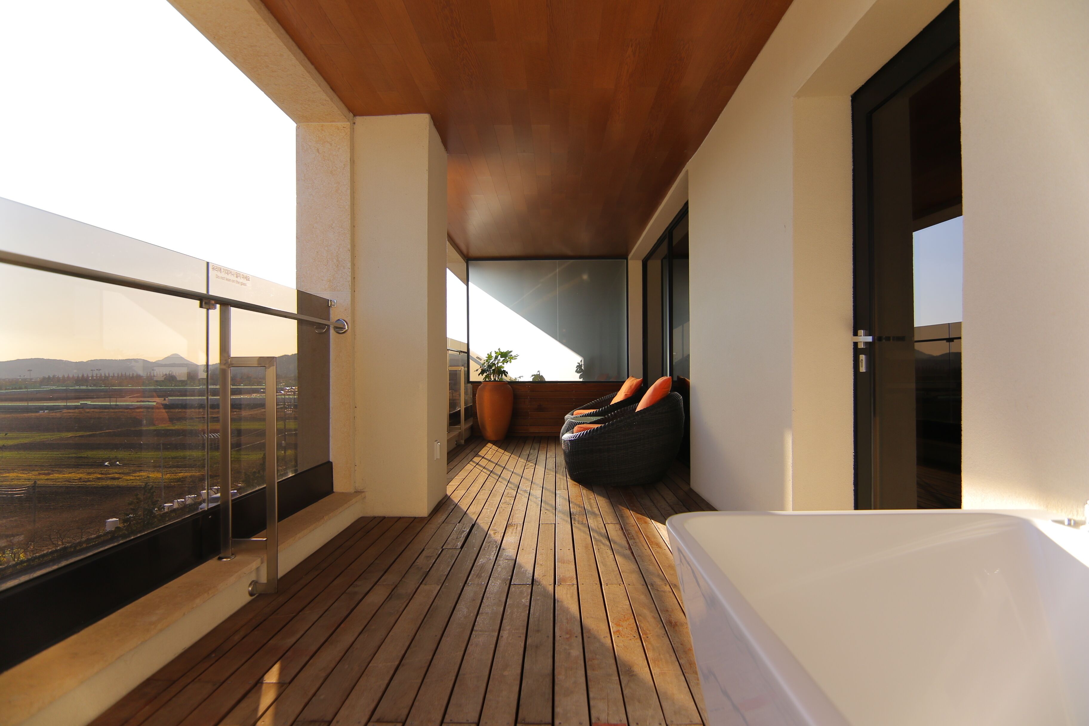 Suite, Terrace | Deep soaking bathtub