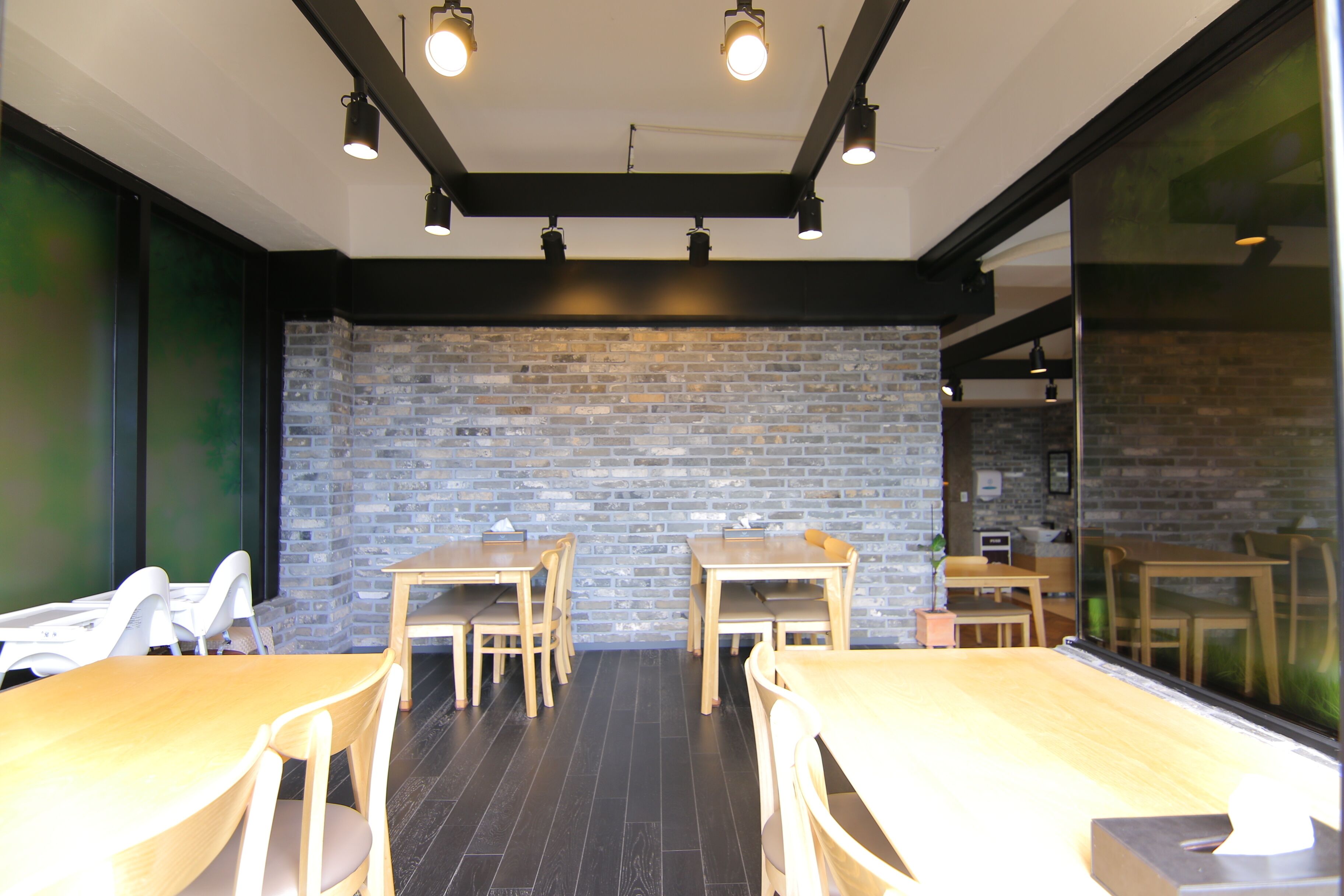 free daily english breakfast