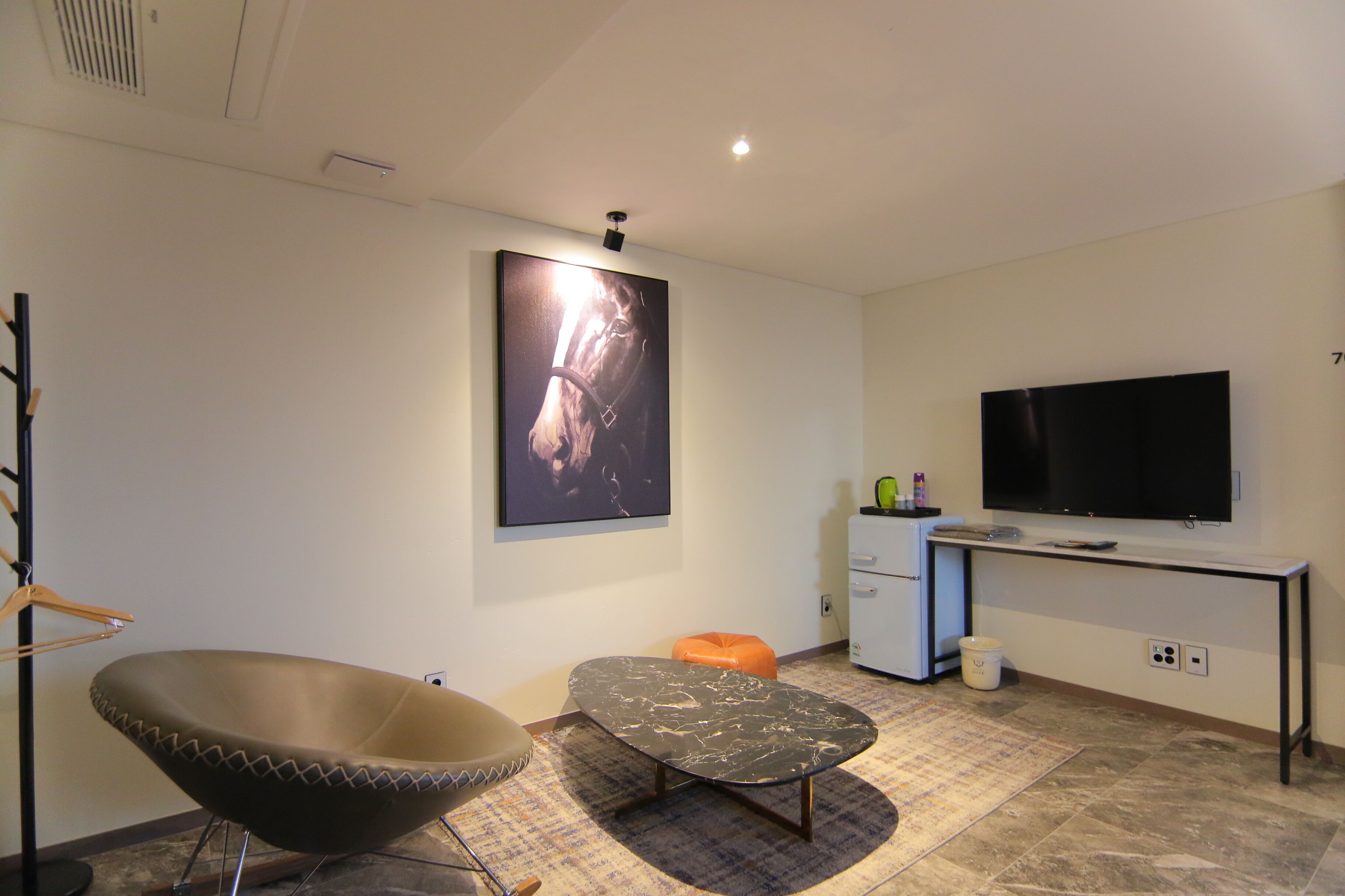 standard room, terrace | living area | 40-inch flat-screen tv with cable channels, tv, heated floors