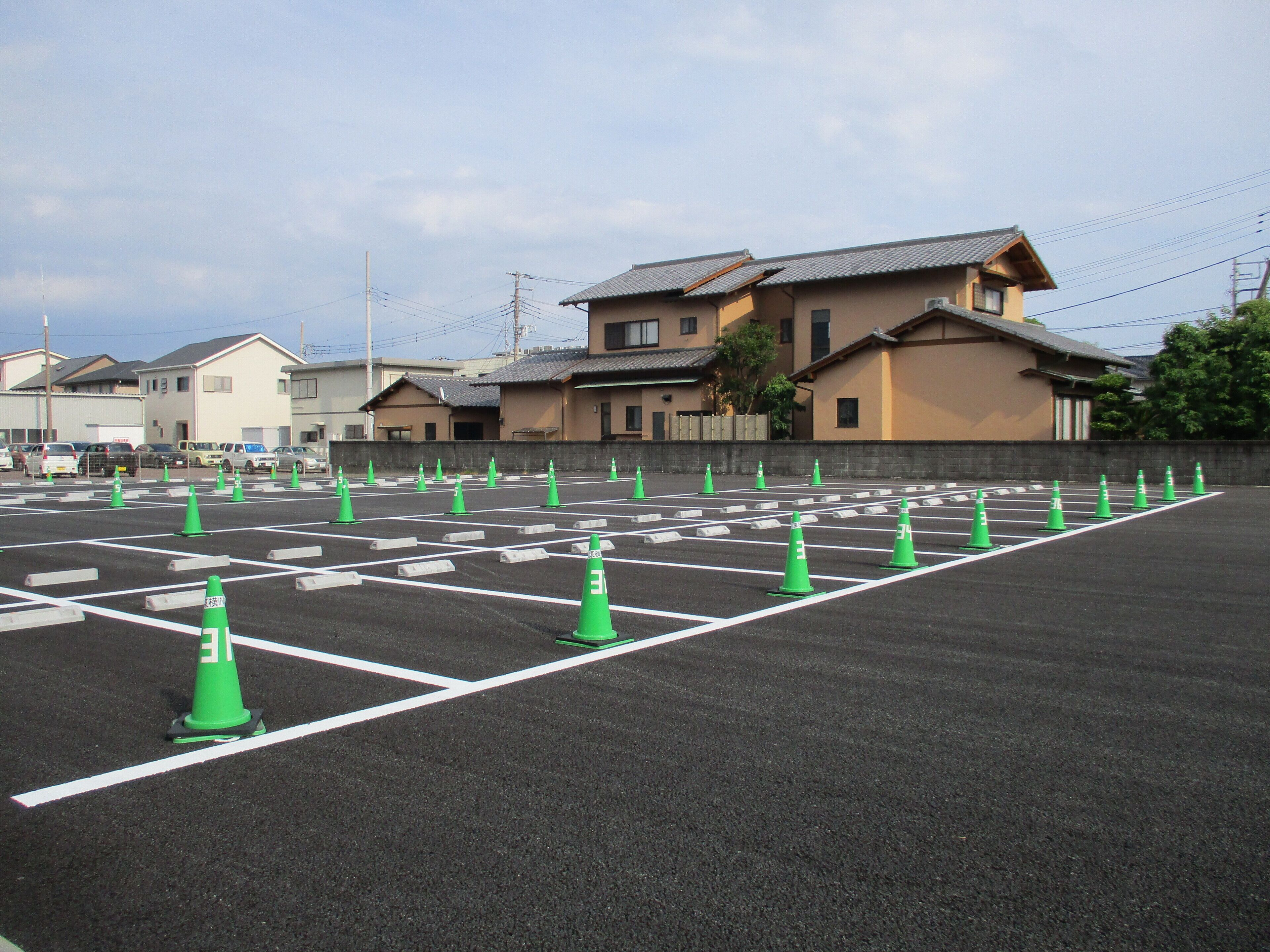 self-parking (surcharge) 800 per night