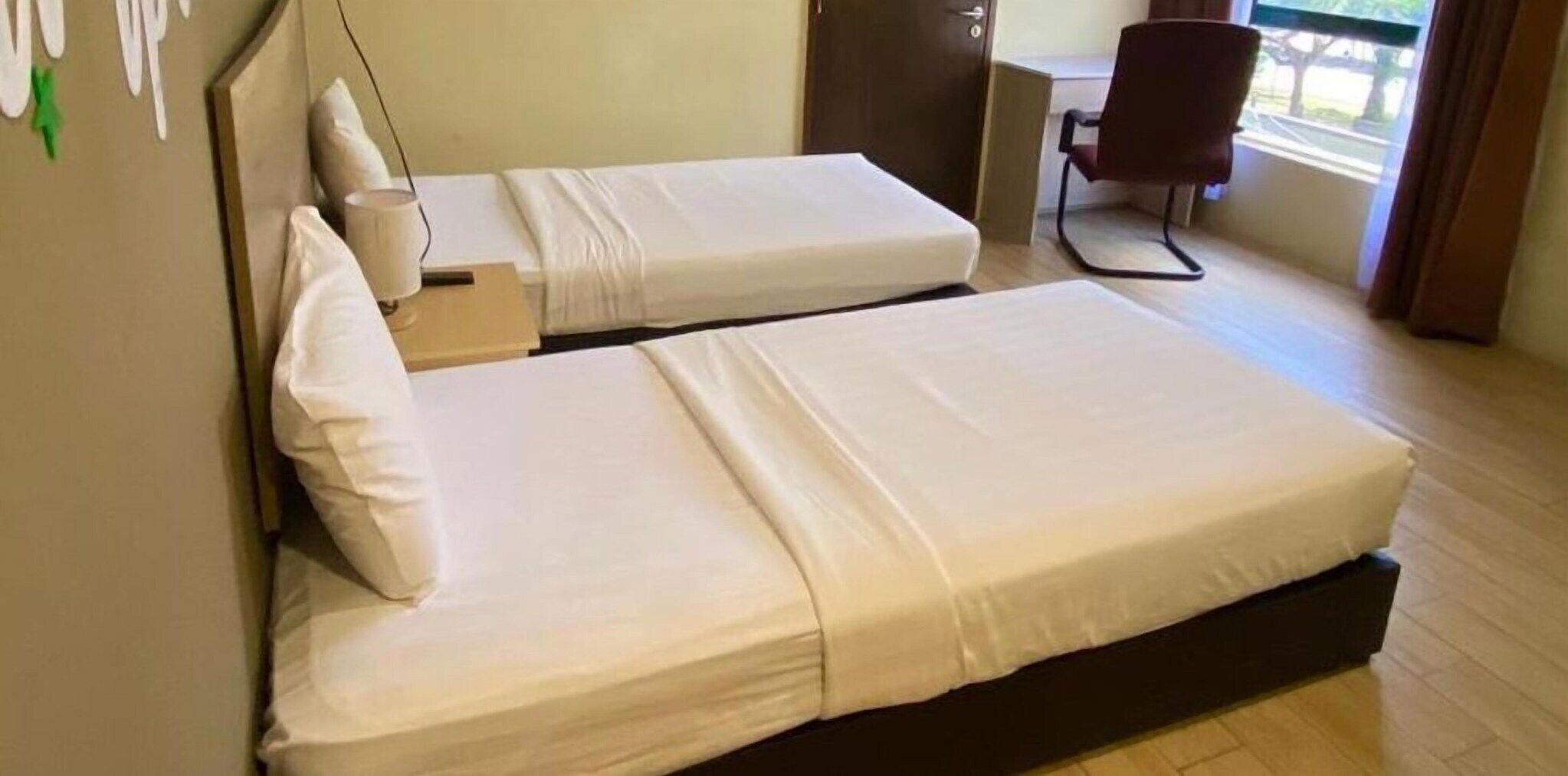 In-room safe, desk, soundproofing, iron/ironing board