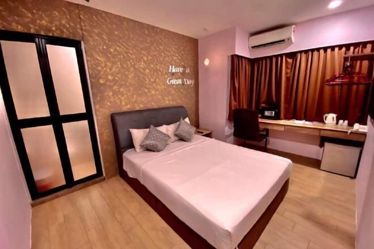 In-room safe, desk, soundproofing, iron/ironing board