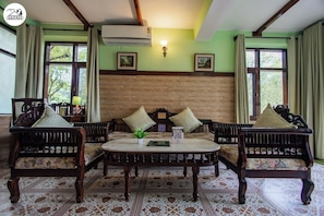 Superior Room | 1 bedroom, rollaway beds, free WiFi, bed sheets
