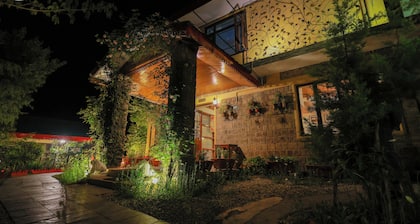 Udechee Huts Hotel