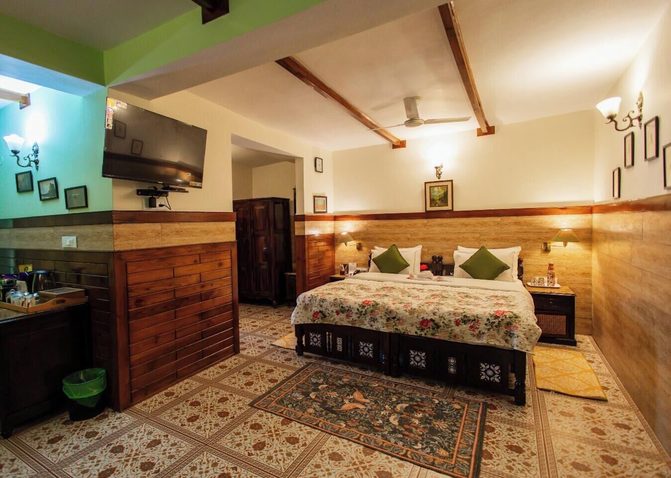 Superior Room | Rollaway beds, free WiFi, bed sheets