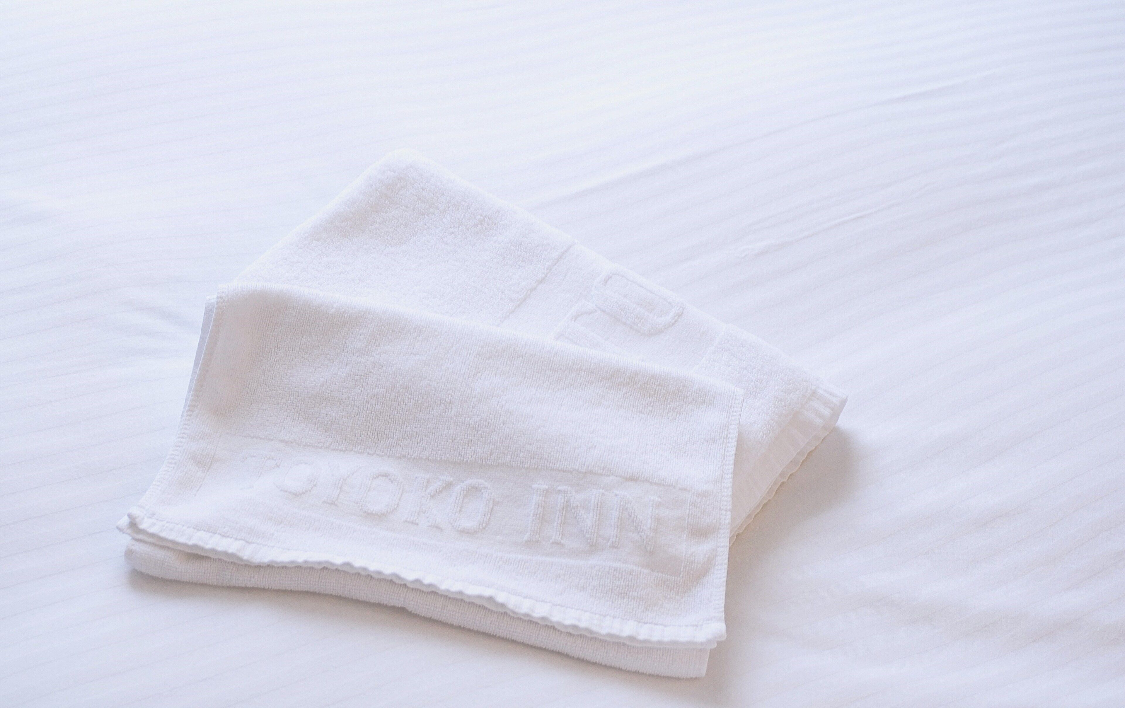 combined shower/bathtub, deep-soaking bathtub, rainfall showerhead