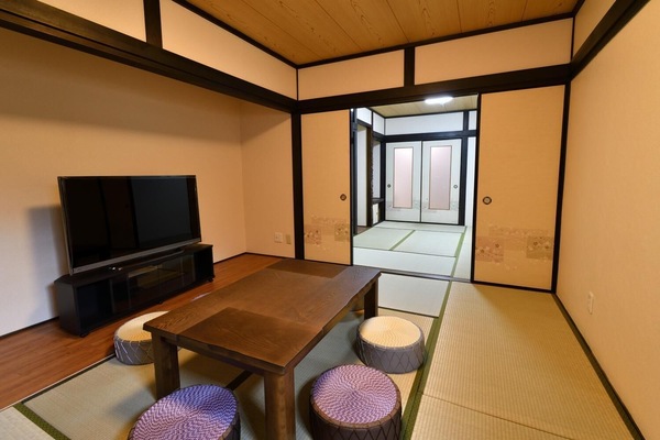 40-inch LCD TV with digital channels