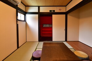 Private Vacation Home 2F | Free WiFi, bed sheets - Machi de kurasu Tengachaya-3 (Osaka)