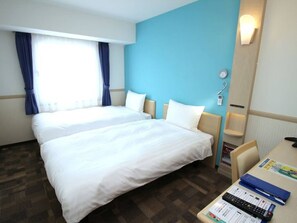 Desk, blackout drapes, iron/ironing board, free wired internet - Toyoko Inn Fuchu Nambu Line Minamitama Station (Inagi)