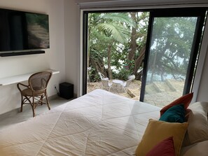 5 quartos, escrivaninha, Wi-Fi de cortesia, roupa de cama