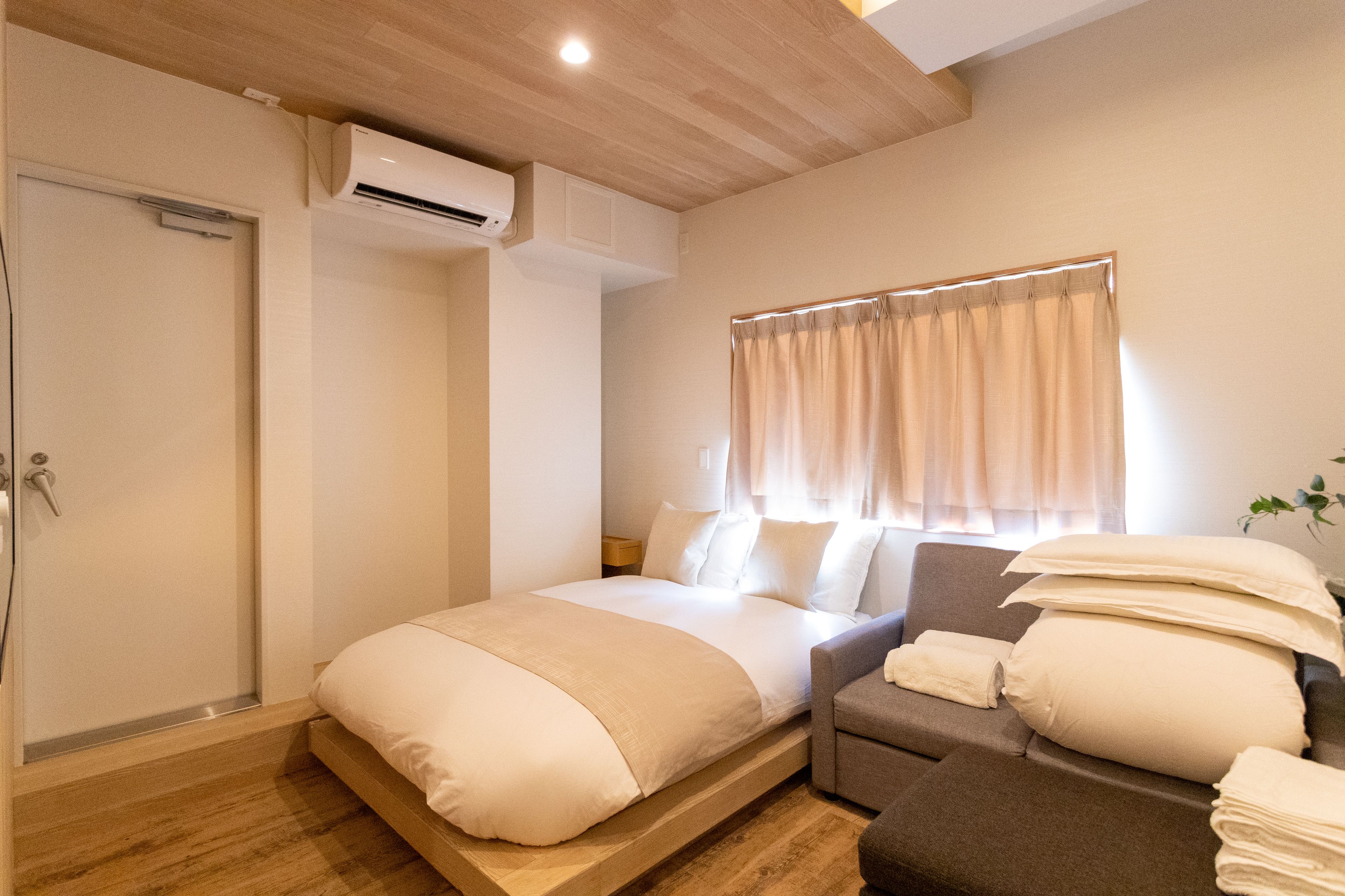 desk, blackout curtains, free wifi