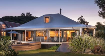 Stunning Beach-front house- Tutukaka harbour