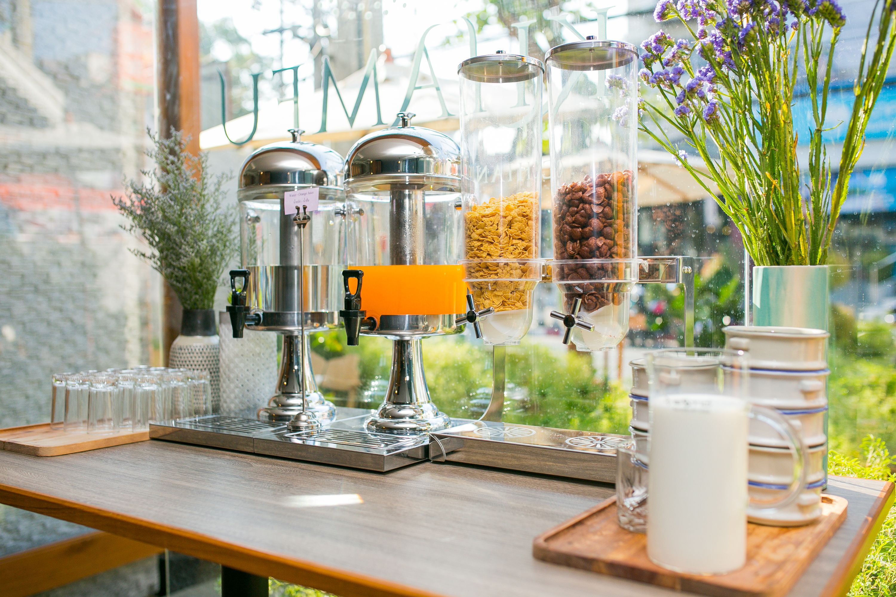 daily continental breakfast (thb 280 per person)