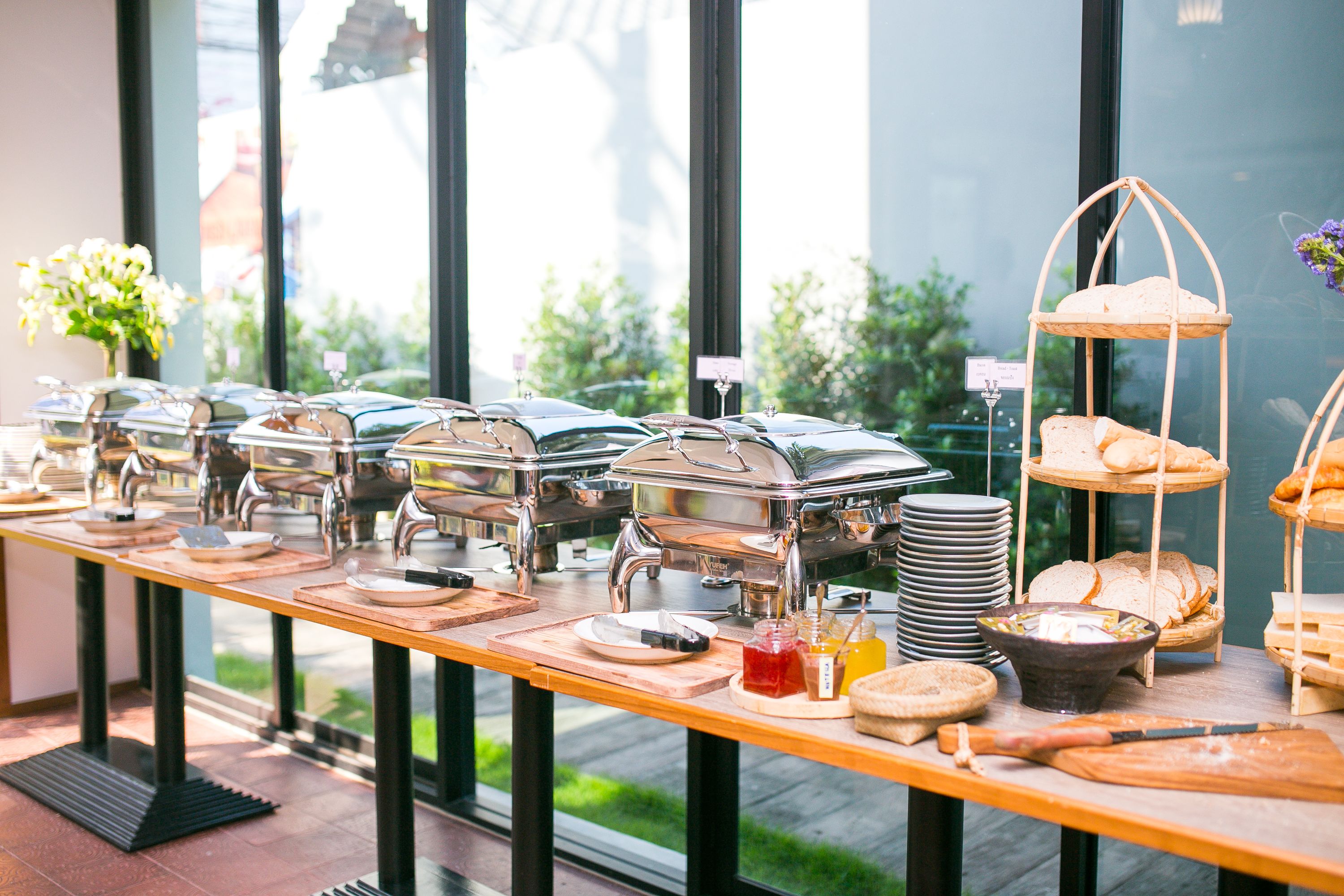 daily continental breakfast (thb 280 per person)