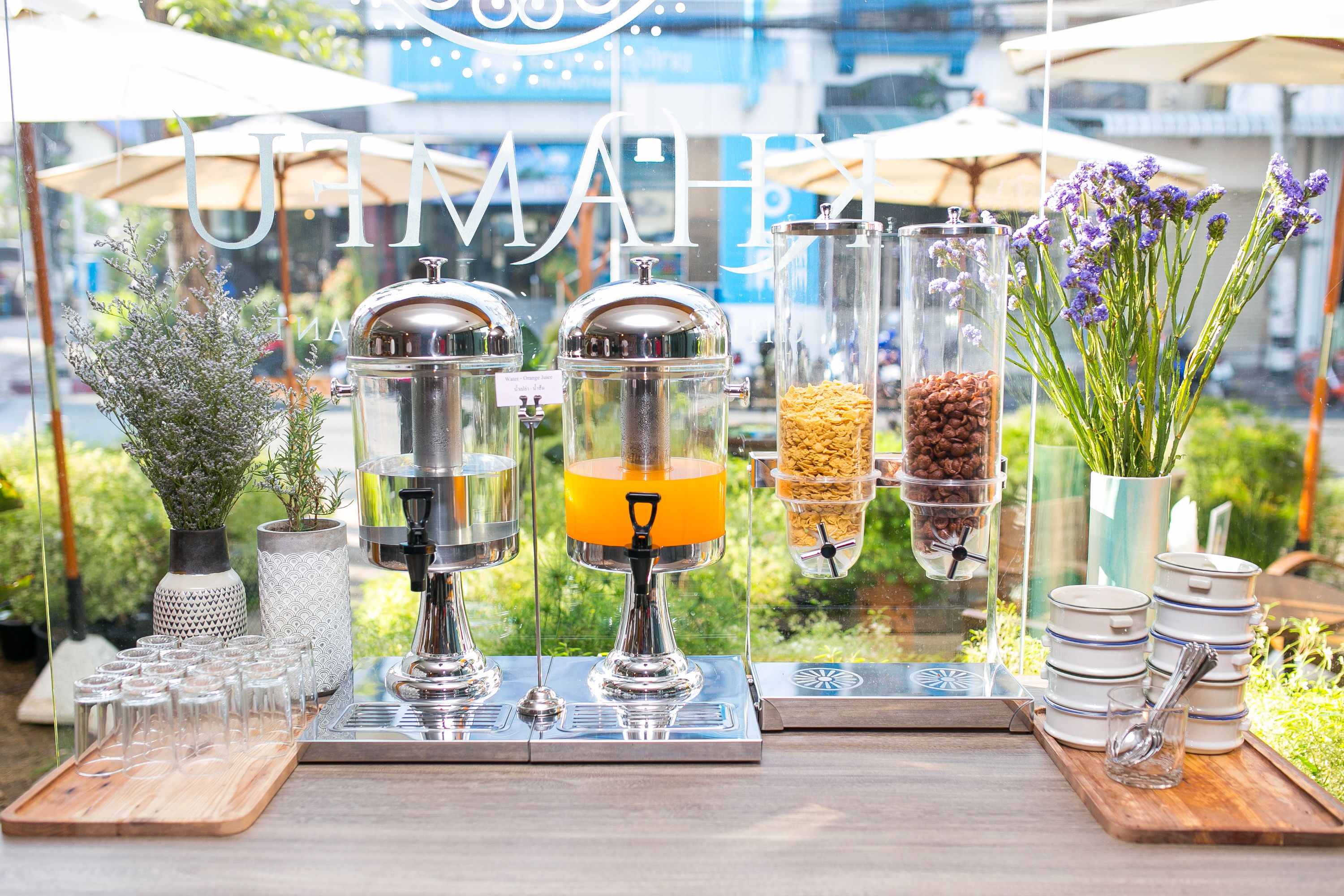 daily continental breakfast (thb 280 per person)