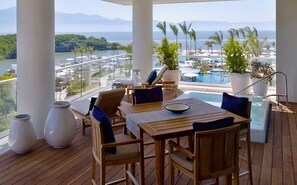Outdoor dining - GRAND LUXXE RESIDENCE CLUB (Nuevo Vallarta)