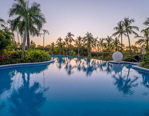 Pool - GRAND LUXXE RESIDENCE CLUB (Nuevo Vallarta)