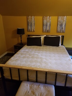 3 bedrooms, desk, free WiFi, bed sheets