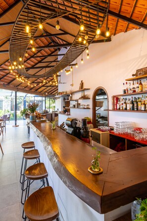 Breakfast, lunch, dinner served; local and international cuisine