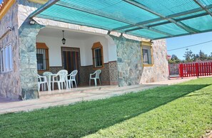 Outdoor dining - Perfect house for families with pool (CONIL DE LA FRONTERA)