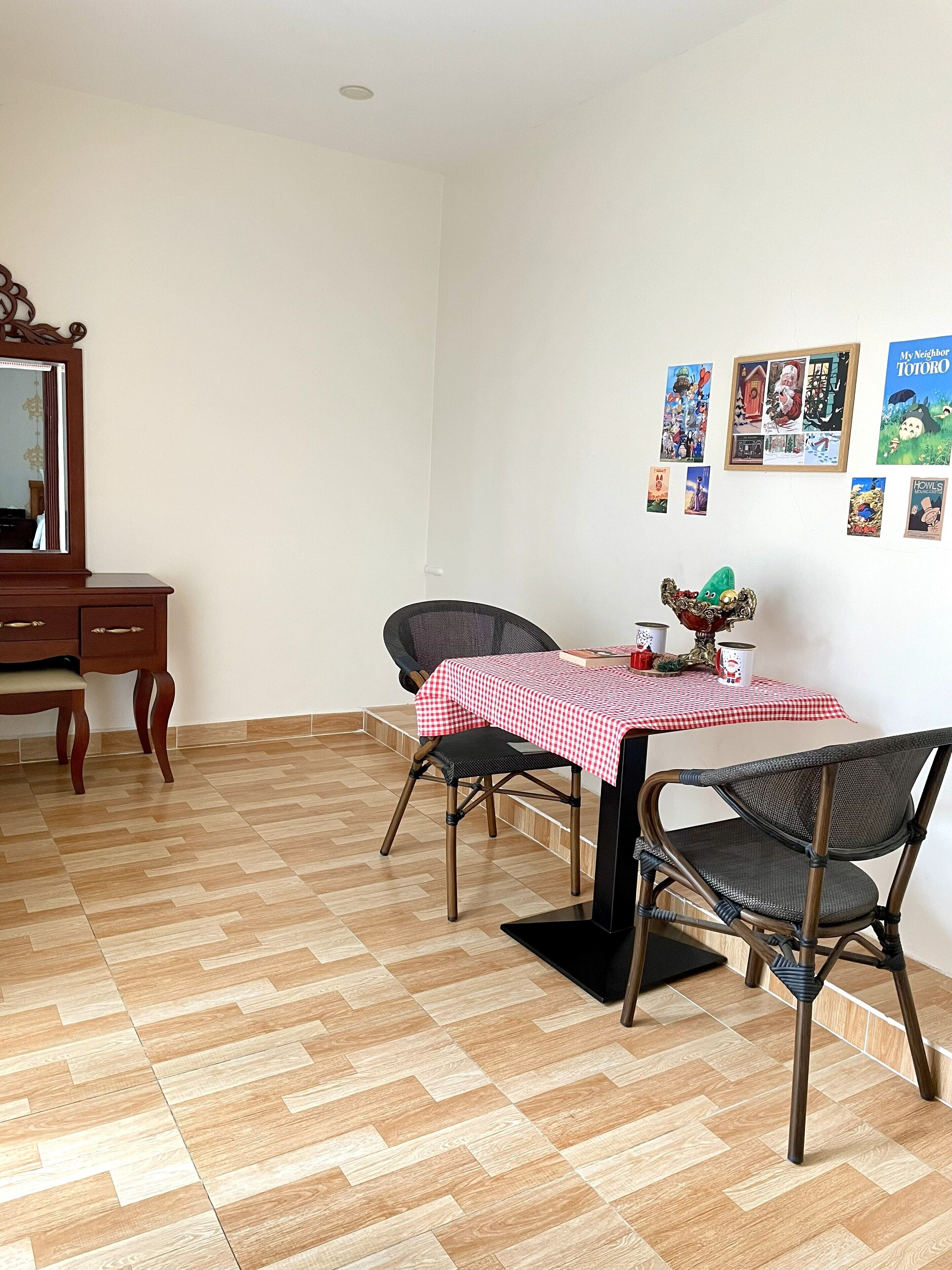 Leilighet – premier, tekjøkken, hageutsikt (Premier) | Spisestue