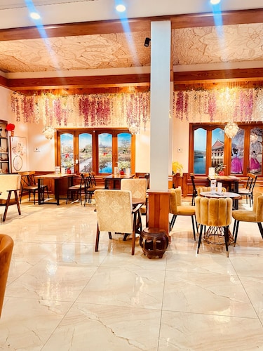 Airstar Hotel & Apartment