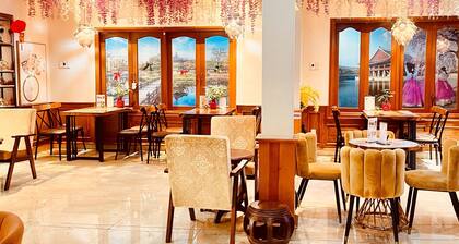 Airstar Hotel & Apartment