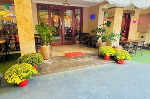 Children's play area - outdoor