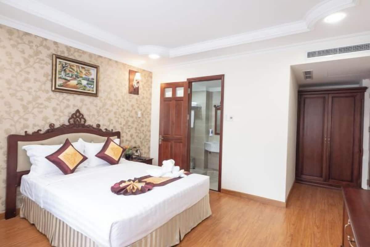 In-room safe, desk, laptop workspace, blackout curtains