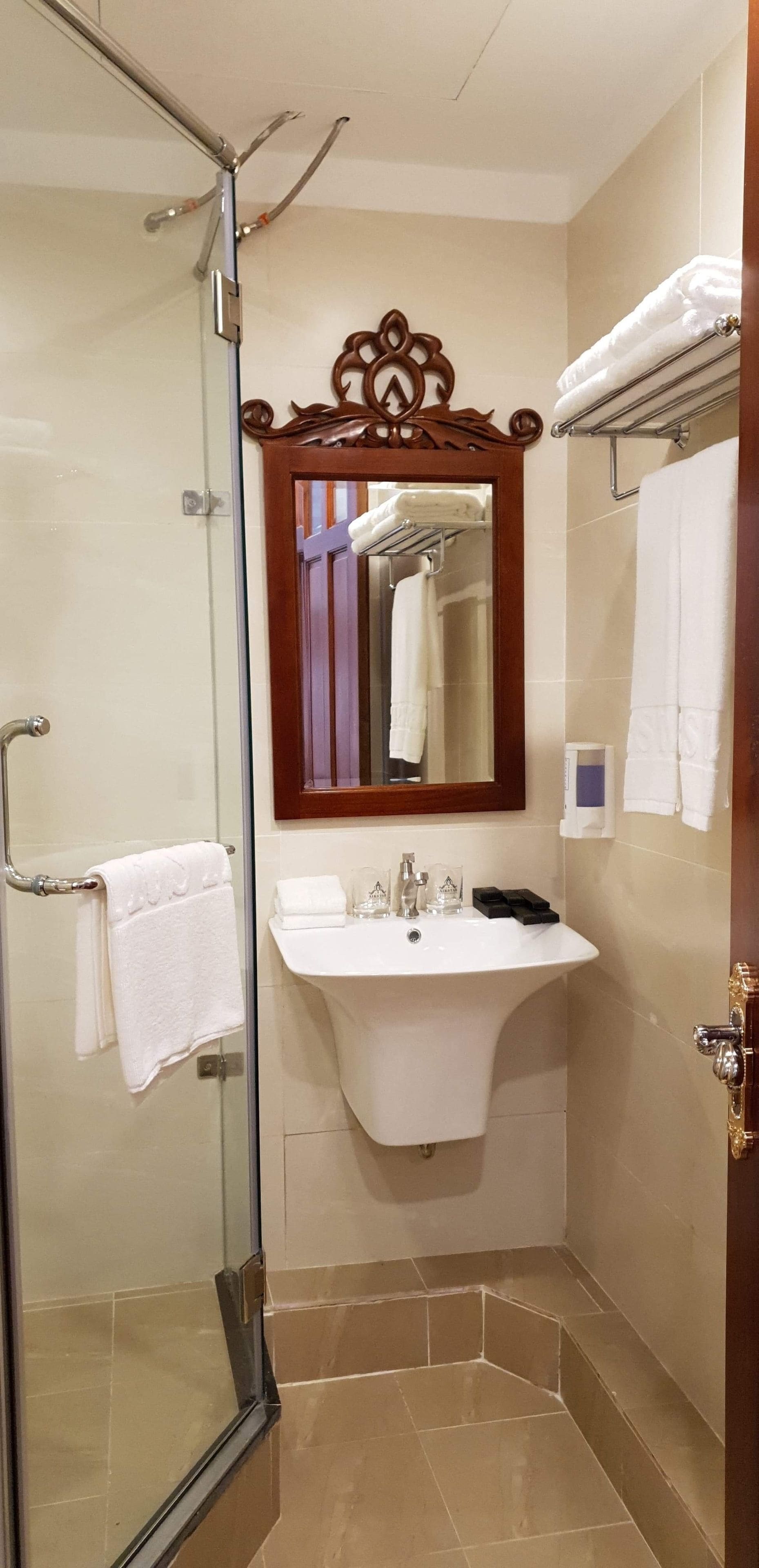 family apartment, non smoking, kitchenette | bathroom | shower, rainfall showerhead, free toiletries, hair dryer