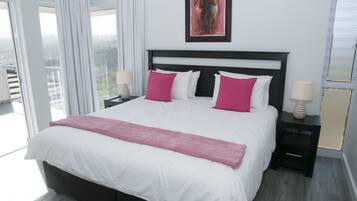 Deluxe House | 4 bedrooms, free cots/infant beds, WiFi, bed sheets