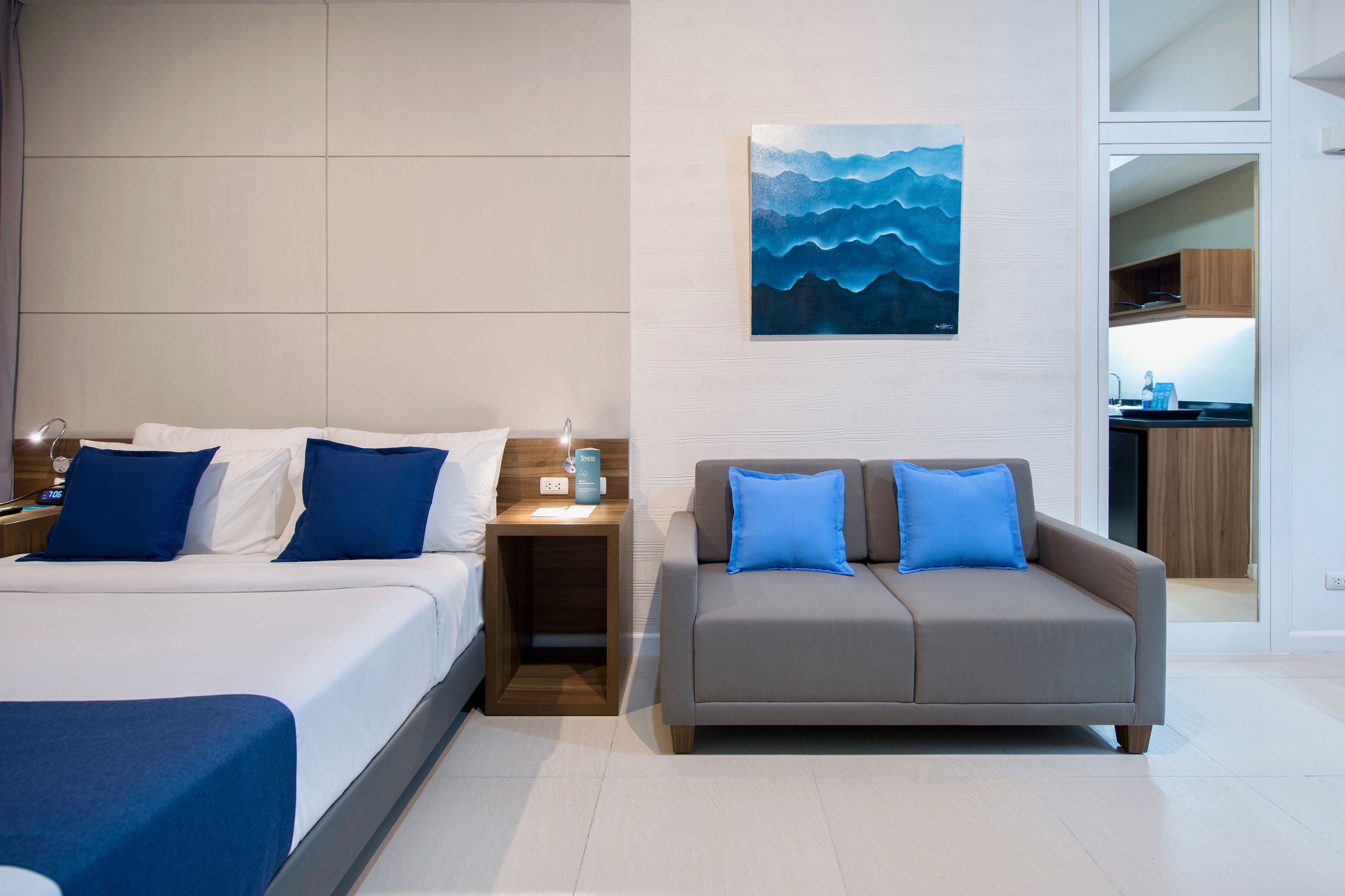 studio | 1 bedroom, pillow-top beds, minibar, in-room safe