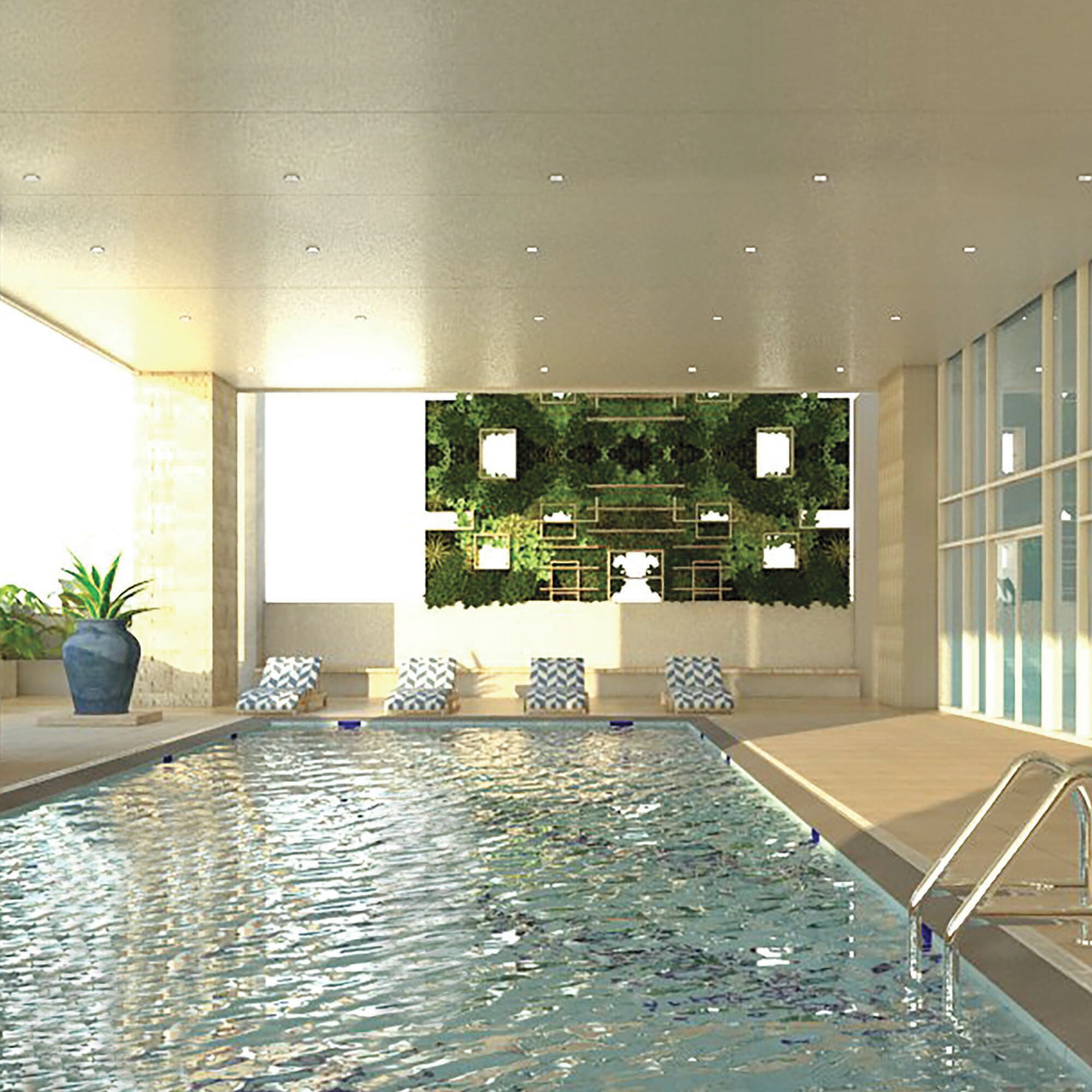 室内游泳池，06:00 至 22:00 开放，日光浴躺椅