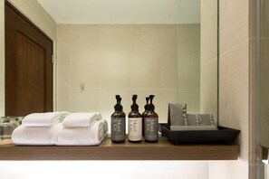 Shower, free toiletries, hair dryer, bathrobes