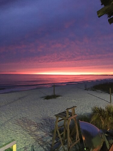 "The Nest" Beach House in Mexico Beach w/ Gulf views and only 100 steps to sand!