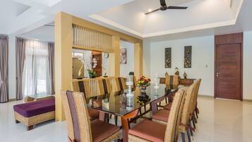 Family Villa | In-room dining