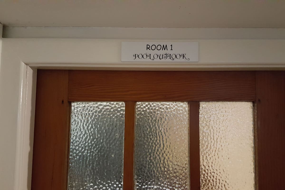 Familienzimmer, Mehrere Betten, Nichtraucher, Poolblick | Bettwäsche aus ägyptischer Baumwolle, hochwertige Bettwaren