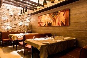 Restaurant - Hotel Rockland (Kota)
