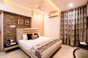 Soundproofing, free WiFi, bed sheets - Hotel Rockland (Kota)