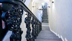 Staircase - Shalimar Boutique Hotel Baku (Baku)